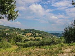 Modern Holiday Home With Pool