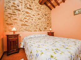 Modern Holiday Home With Pool