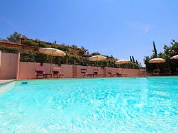 Exotic Farmhouse in Montalto di Castro near Sea