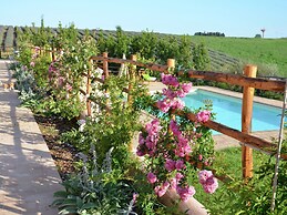 Exotic Farmhouse in Montalto di Castro near Sea