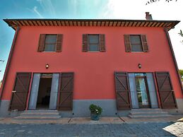 Exotic Farmhouse in Montalto di Castro near Sea