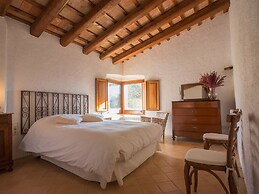 Traditional Estate From the XIV Century, With Swimming Pool