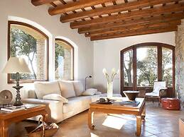 Traditional Estate From the XIV Century, With Swimming Pool