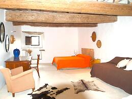 Traditional Estate From the XIV Century, With Swimming Pool