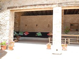 Traditional Estate From the XIV Century, With Swimming Pool