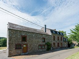 Cottage in Ferrieres With Sauna & Garden