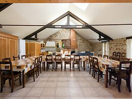Cottage in Ferrieres With Sauna & Garden