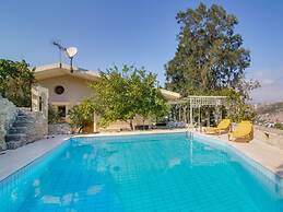 Luxurious Villa in Malades Crete