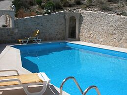Luxurious Villa in Malades Crete