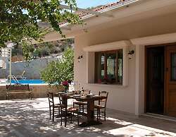Luxurious Villa in Malades Crete