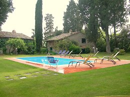 Tuscan Haven With Pool