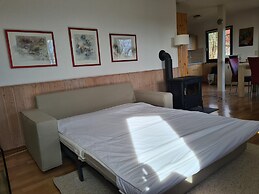 Spacious Apartment near Lake in Frankenau
