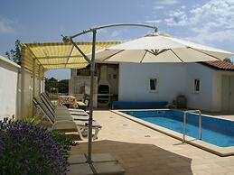 Comfortable Apartment in Vinkuran near Beach