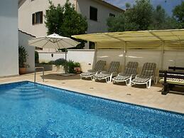 Comfortable Apartment in Vinkuran near Beach