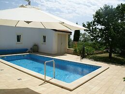 Comfortable Apartment in Vinkuran near Beach