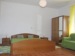 Comfortable Apartment in Vinkuran near Beach