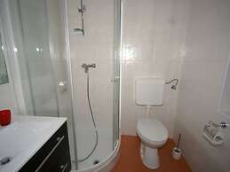 Comfortable Apartment in Vinkuran near Beach