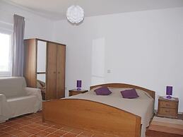 Comfortable Apartment in Vinkuran near Beach