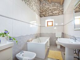 Luxurious Holiday Home in Barban With Private Pool