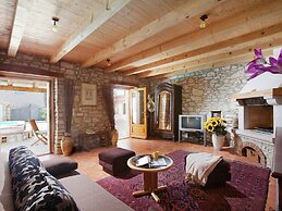 Luxurious Holiday Home in Barban With Private Pool