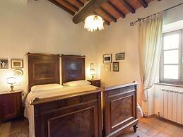 Holiday Home in Cortona With Pool
