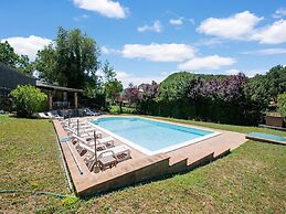 Holiday Home in Sellano With Pool & Views