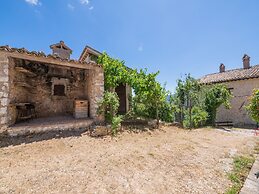 Holiday Home in Sellano With Pool & Views