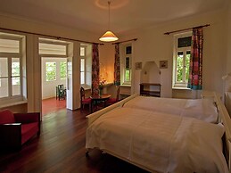 Villa Getaway in Santo Antonio da Serra