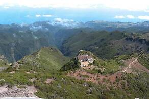 Villa Getaway in Santo Antonio da Serra
