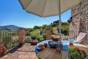 Rustic Getaway With Pool, Garden
