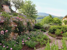 Belvilla by OYO Villa Mezzeria