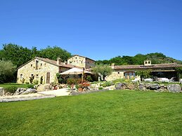 Belvilla by OYO Villa Mezzeria