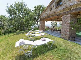 Belvilla by OYO Villa Mezzeria