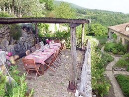 Belvilla by OYO Villa Mezzeria