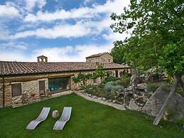 Belvilla by OYO Villa Mezzeria