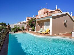 Beautiful Holiday Home in Vilamoura With Private Pool