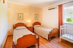 Holiday Home Vilamoura With Pool Near Beach