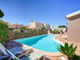 Beautiful Holiday Home in Vilamoura With Private Pool
