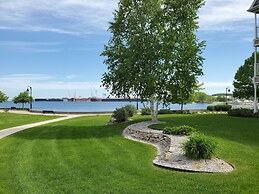 Bridgeport Waterfront Resort