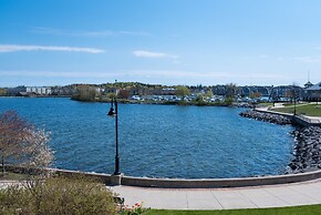 Bridgeport Waterfront Resort