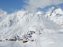 Lush Apartment in Strengen Near St Anton am Arlberg