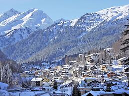 Lush Apartment in Strengen Near St Anton am Arlberg