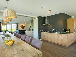 Luxury Villa With six Bathrooms, Located in a National Park
