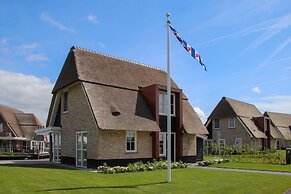Villa With a Sauna in Tjeukemeer