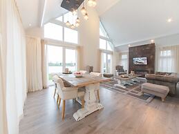 Stylish Holiday Home with Fireplace near Oosterschelde