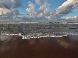 Lush Apartment With Roof Terrace