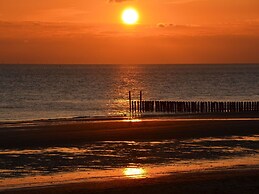 Lush Apartment With Roof Terrace
