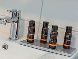 Lush Apartment With Roof Terrace