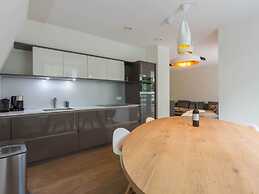 Lush Apartment With Roof Terrace