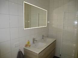 Contemporary Apartment in Kamperland near Lake